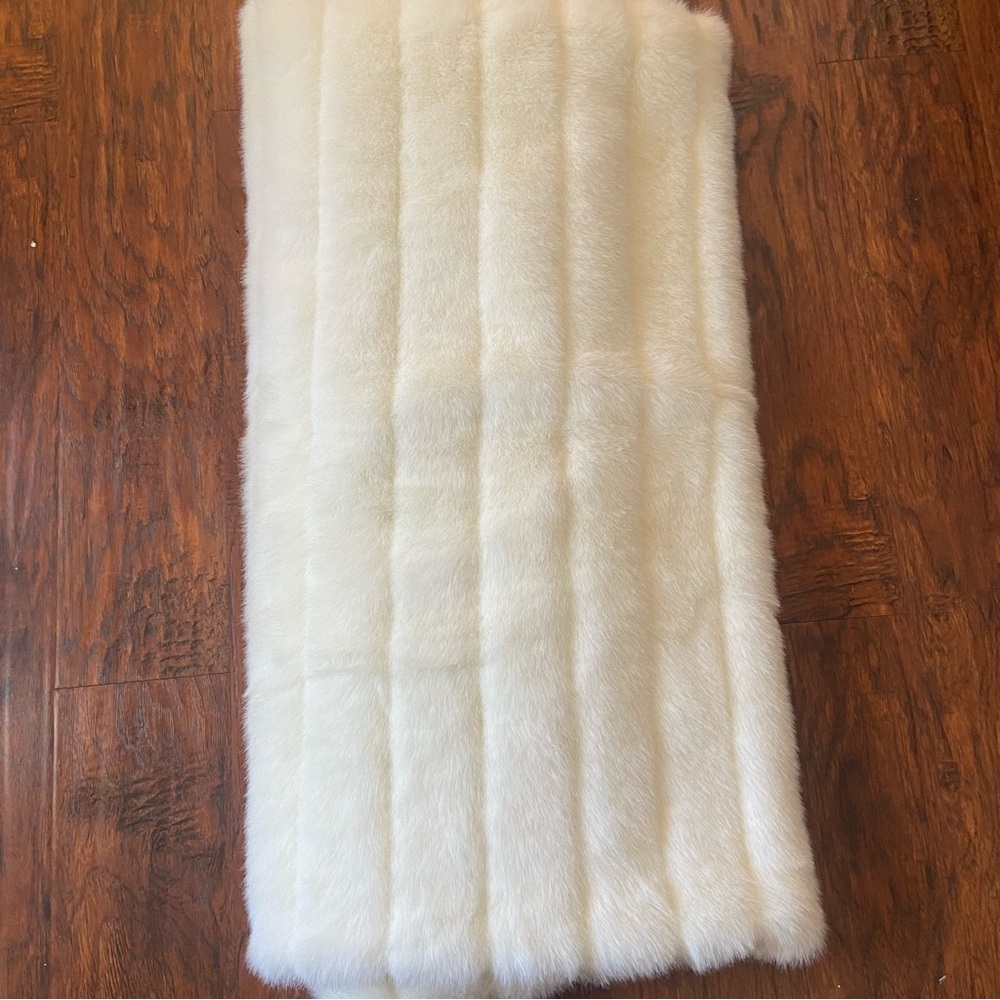 Donna Salyers Fabulous Furs Lux Faux Fur white Throw Blanket
